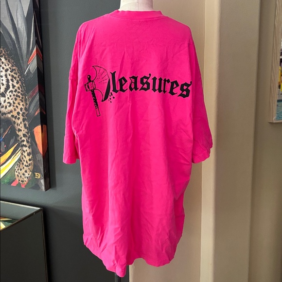 PLEASURES Tee - Picture 3 of 4